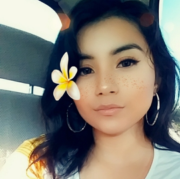 Meet your Posher, Monica. - Picture 2 of 3